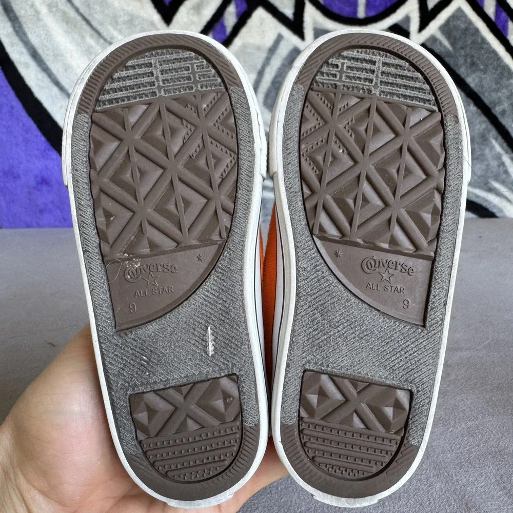Converse these low